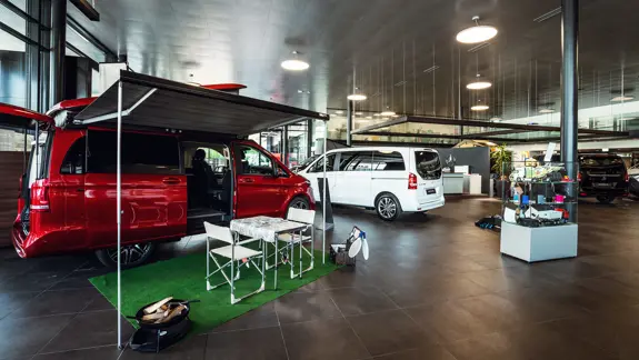 Schlieren Nutzfahrzeuge Standort Showroom 02 2280X1283 Schlieren Nutzfahrzeuge Standort Showroom 02 2280X1283